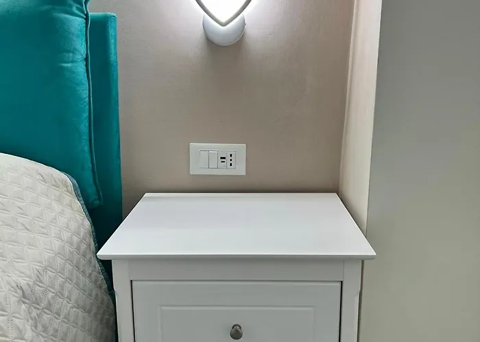 לינה וארוחת בוקר Costa Degli Dei 3*