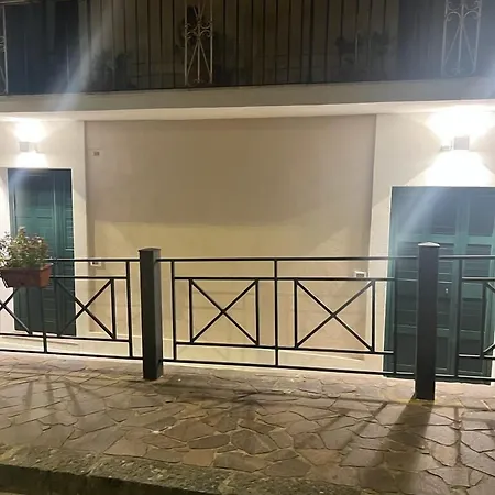 Couette-café Costa Degli Dei 3*